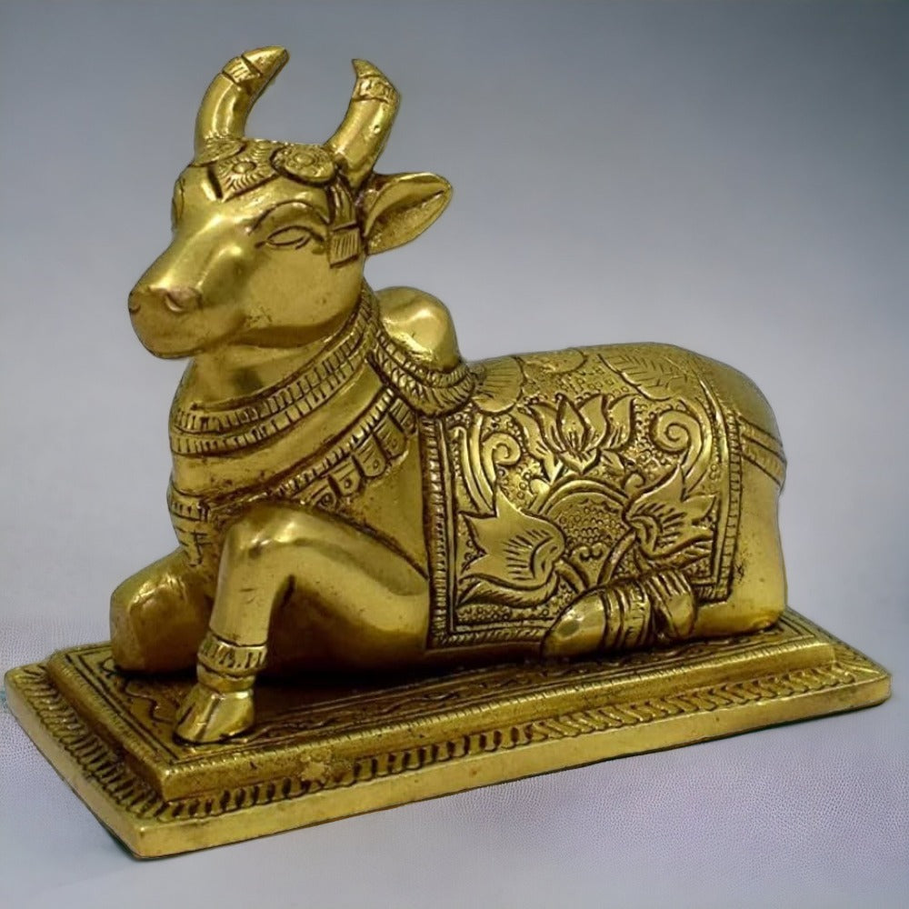 100% Pure Brass Sitting Nandi Cow Statue for Religious Home Puja Décor Showpiece Gift Nandi Cow and Calf Brass Statue/Idol/Showpiece/Decorative Diwali Gift Kamdhenu,Weight:1000 Gram,Length:4.5 Inch