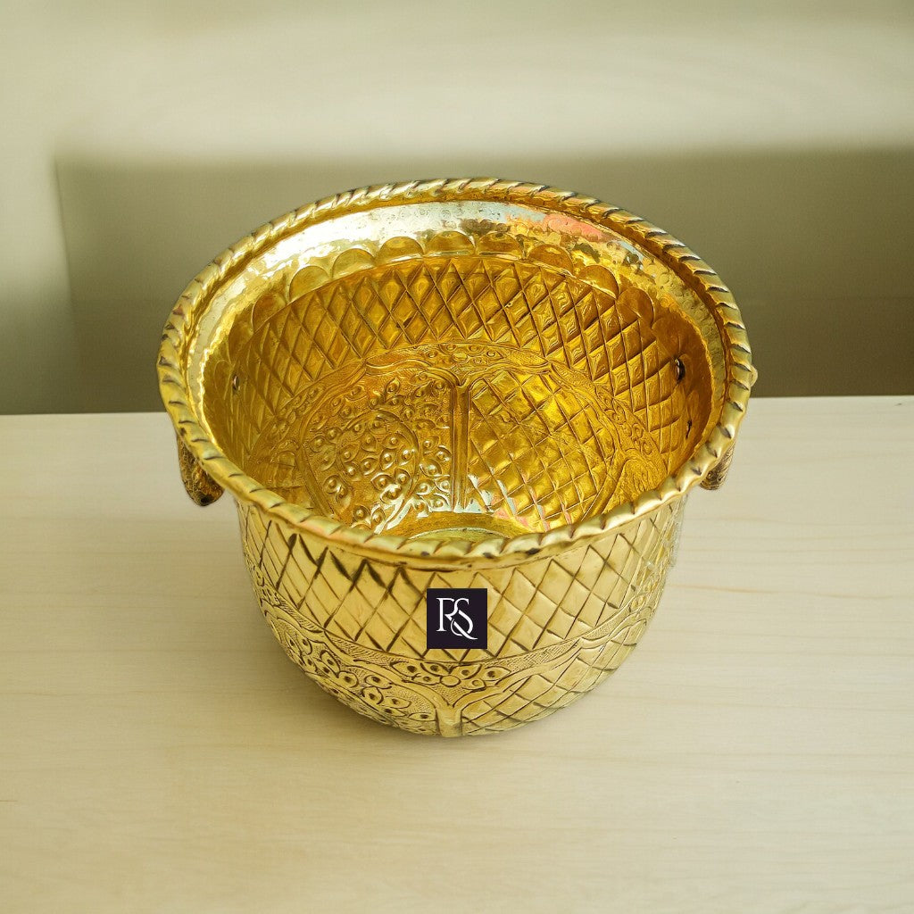 traditional shape brass planter for indoor & outdoor