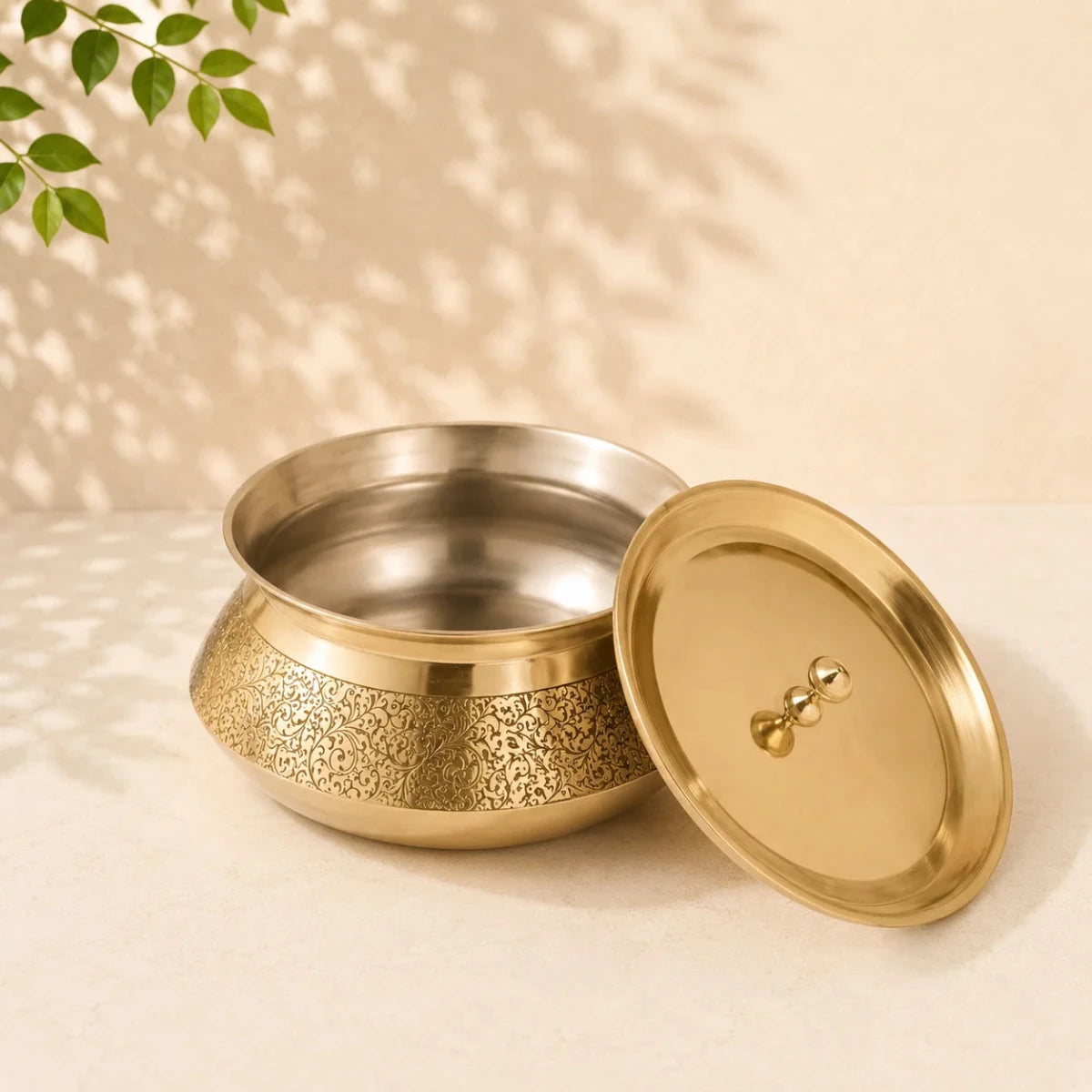 Brass Royal Handi with Lid - Royalstuffs.com