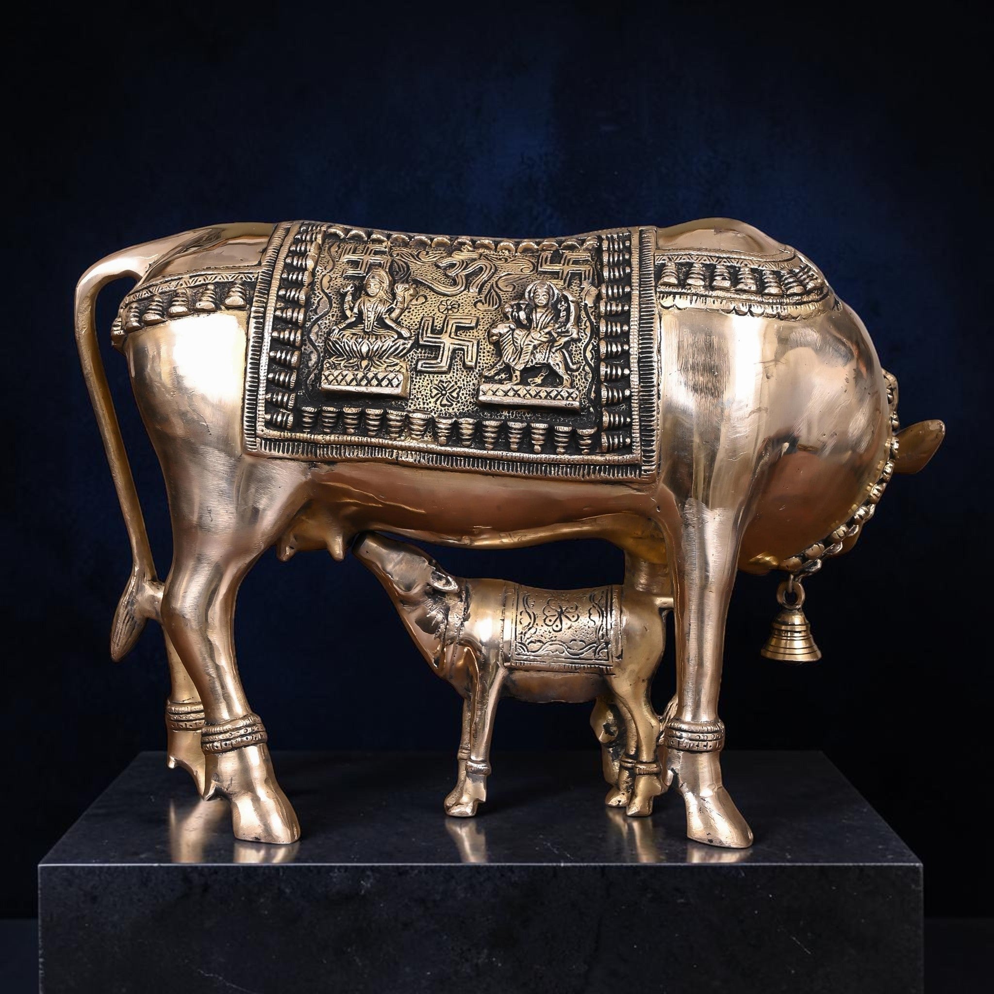 Handcrafted Brass Kamdhenu Cow with Calf Idol (11.5 Inch) | RoyalStuffs - Royalstuffs.com