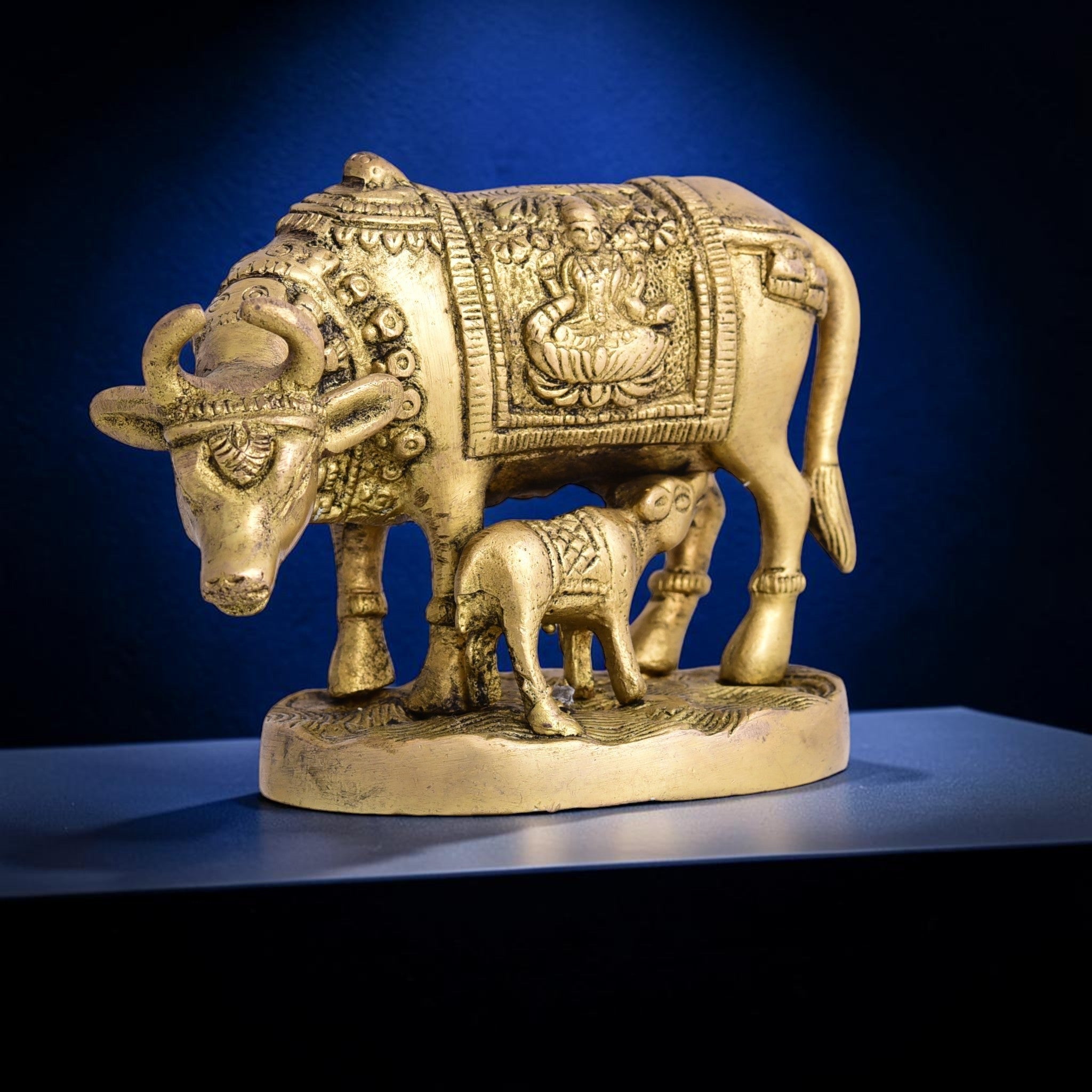 Handcrafted Brass Kamdhenu Cow with Calf Idol (4 Inch) | RoyalStuffs - Royalstuffs.com