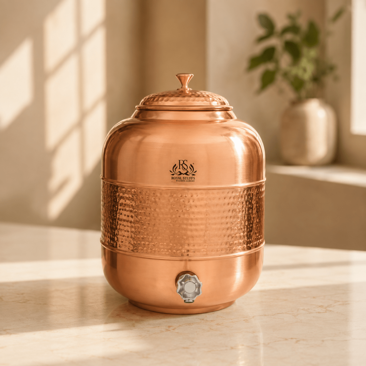 ROYALSTUFFS Pure Copper Drinkware Water Dispenser | Hammered Finish | Ayurveda Health Healing 8 Liters Storage Water Container Tank with Set of 4 Tumbler Glasses and 2 Copper Bottle - Royalstuffs.com