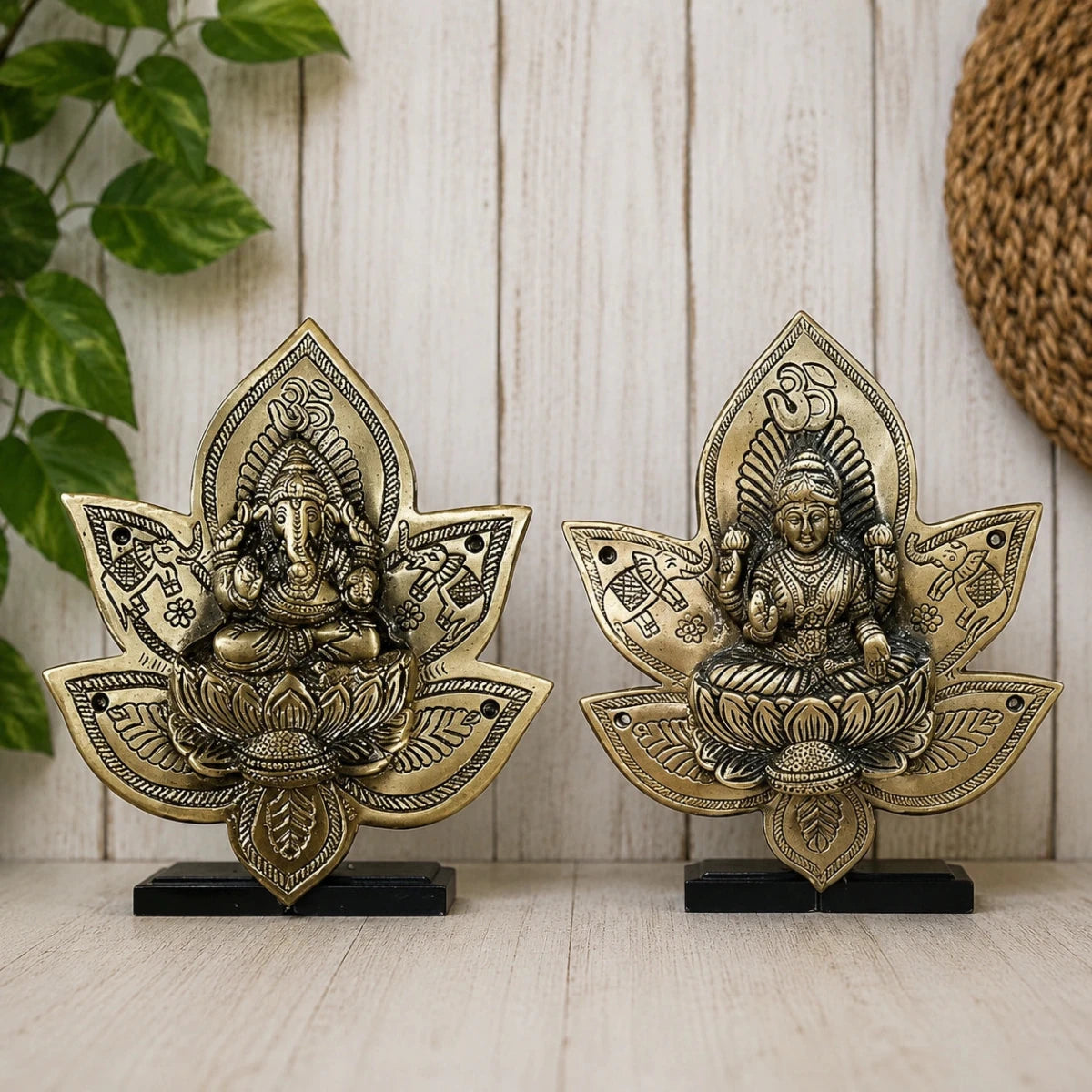 Unique Design Heavy Brass Lakshmi Ganesh Patta Wall & Door Hanging Showpiece - Royalstuffs.com