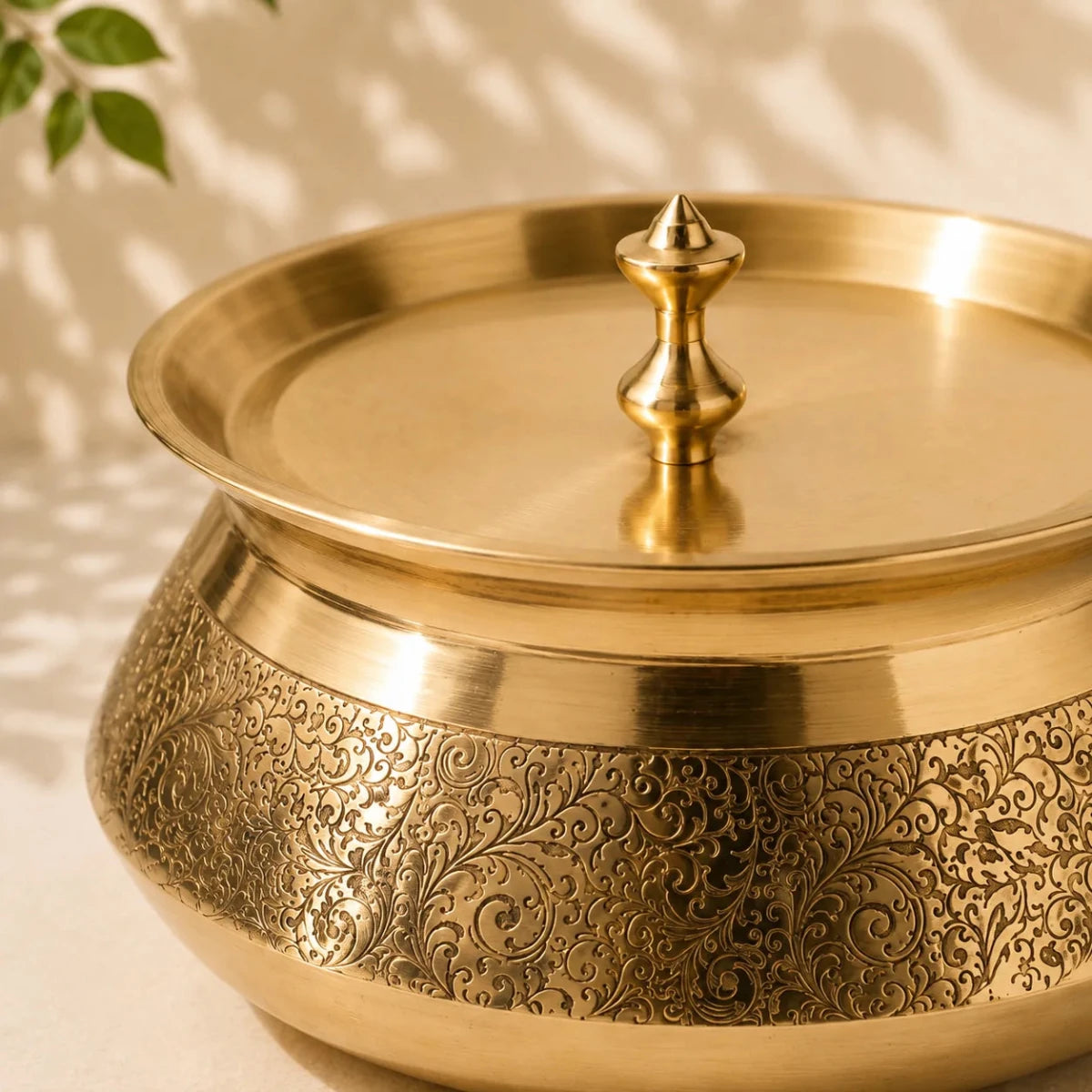 Brass Royal Handi with Lid - Royalstuffs.com