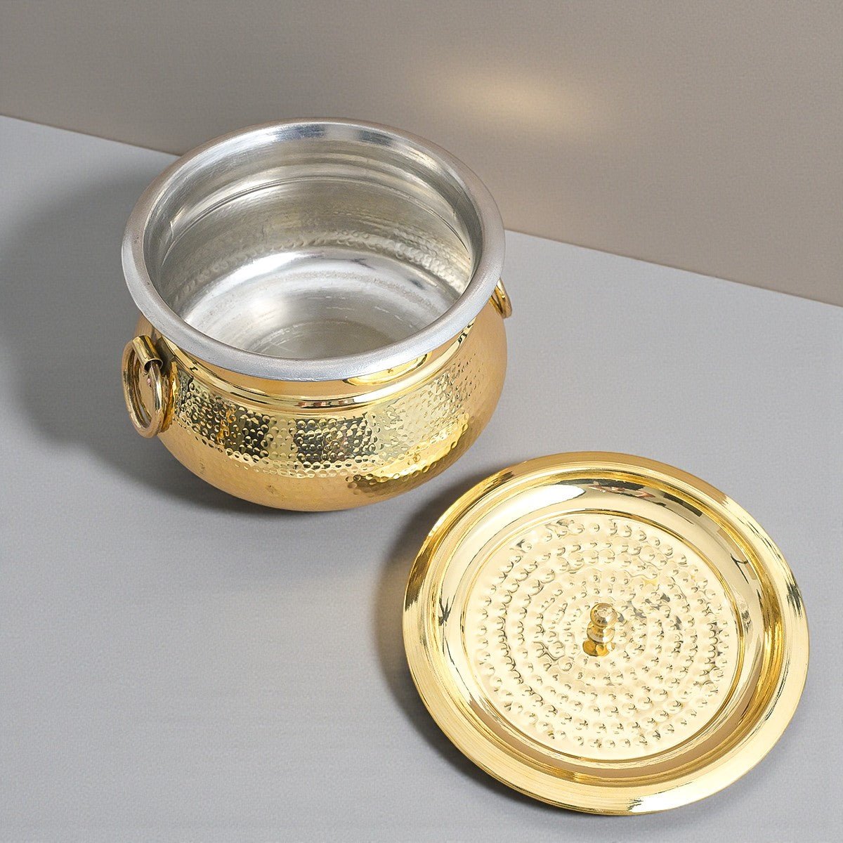 Hammered Brass Degchi Pot with Lid & Tin (Kalai) Coating – Traditional Heavy Brass Cooking Vessel | 3 Sizes | RoyalStuffs - Royalstuffs.com