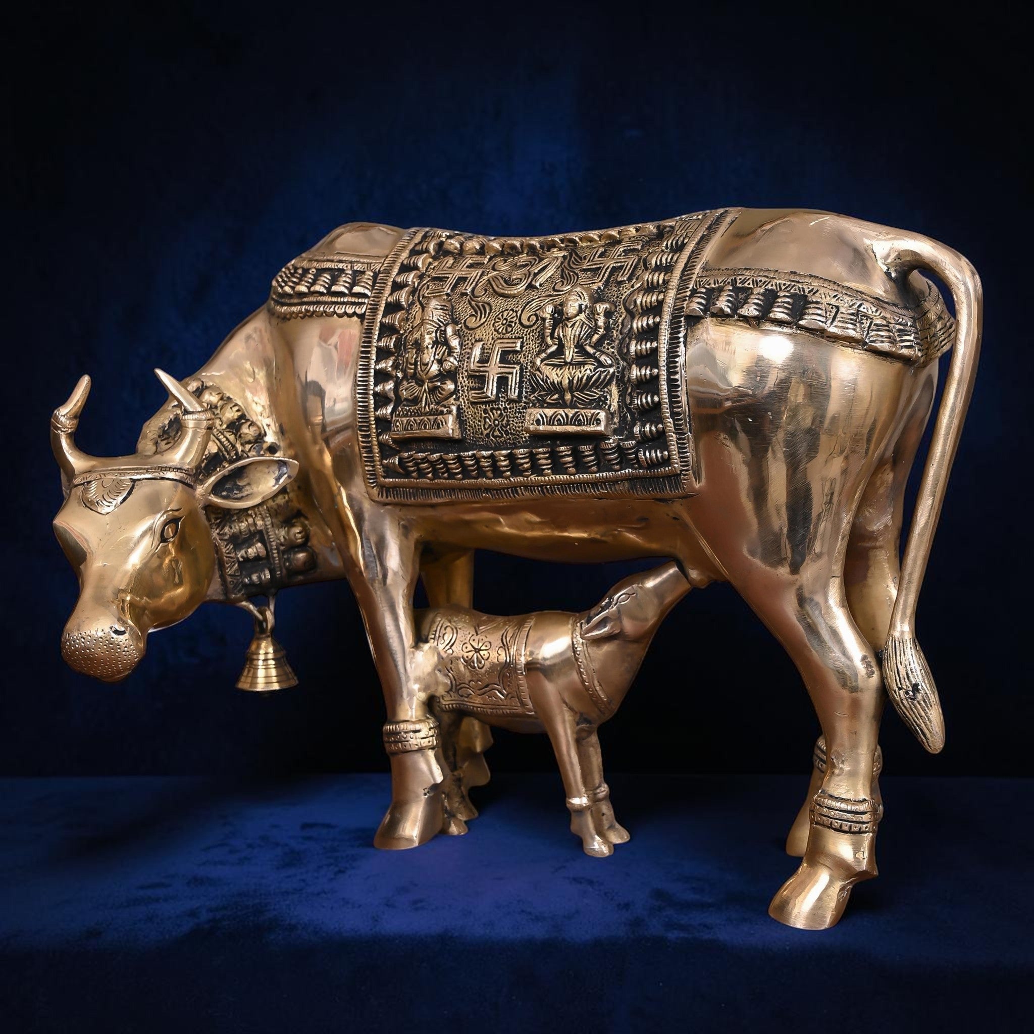 Handcrafted Brass Kamdhenu Cow with Calf Idol (11.5 Inch) | RoyalStuffs - Royalstuffs.com