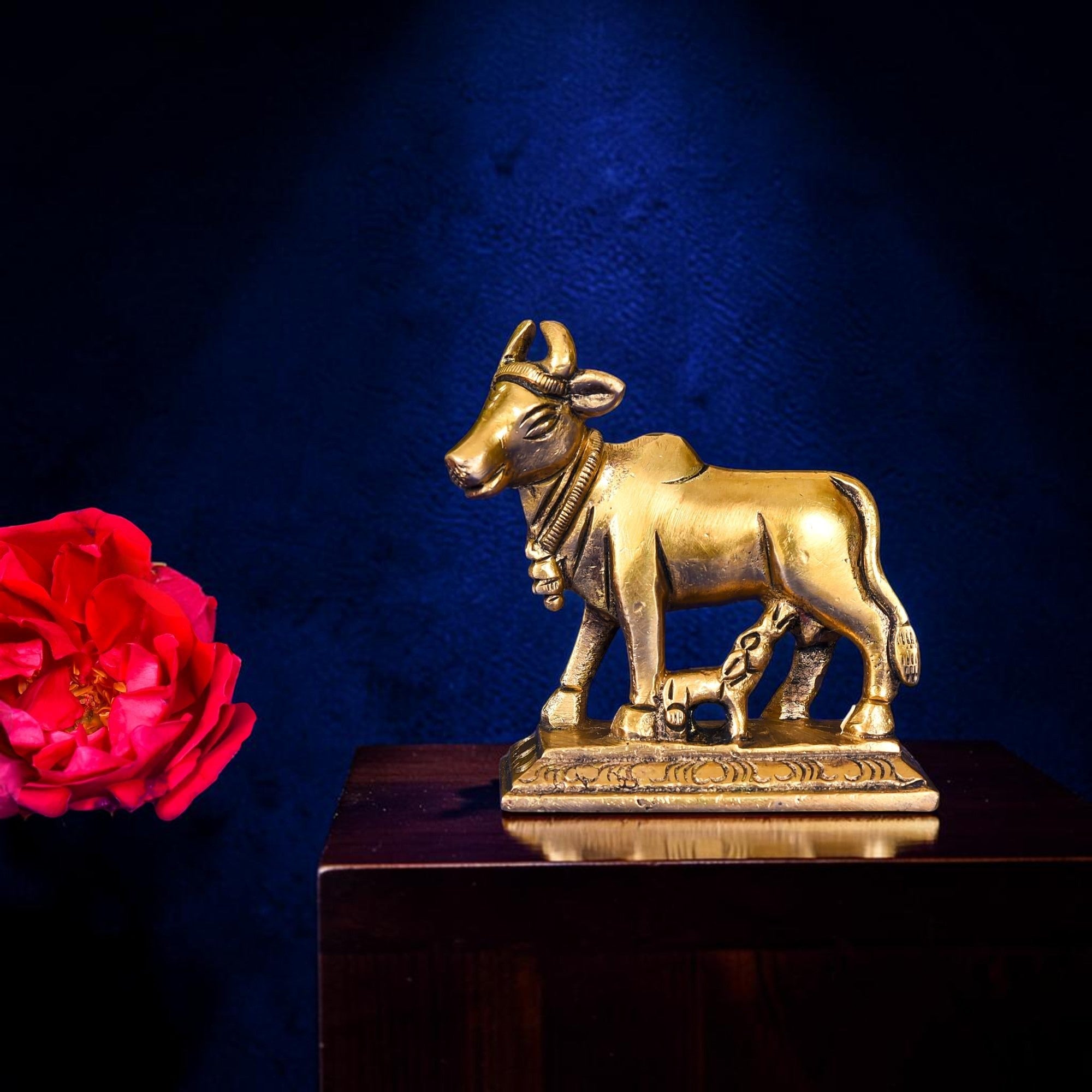 Handcrafted Brass Kamdhenu Cow with Calf Idol (2.3 Inch) | RoyalStuffs - Royalstuffs.com
