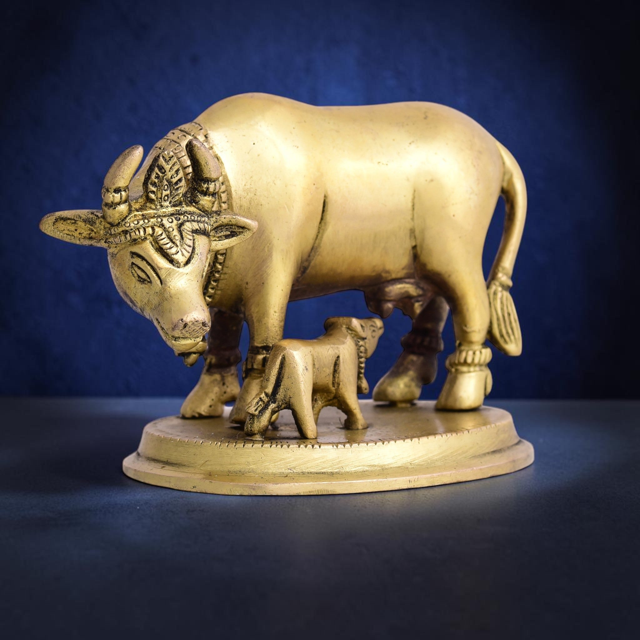 Handcrafted Brass Kamdhenu Cow with Calf Idol (3.5 Inch) | RoyalStuffs - Royalstuffs.com