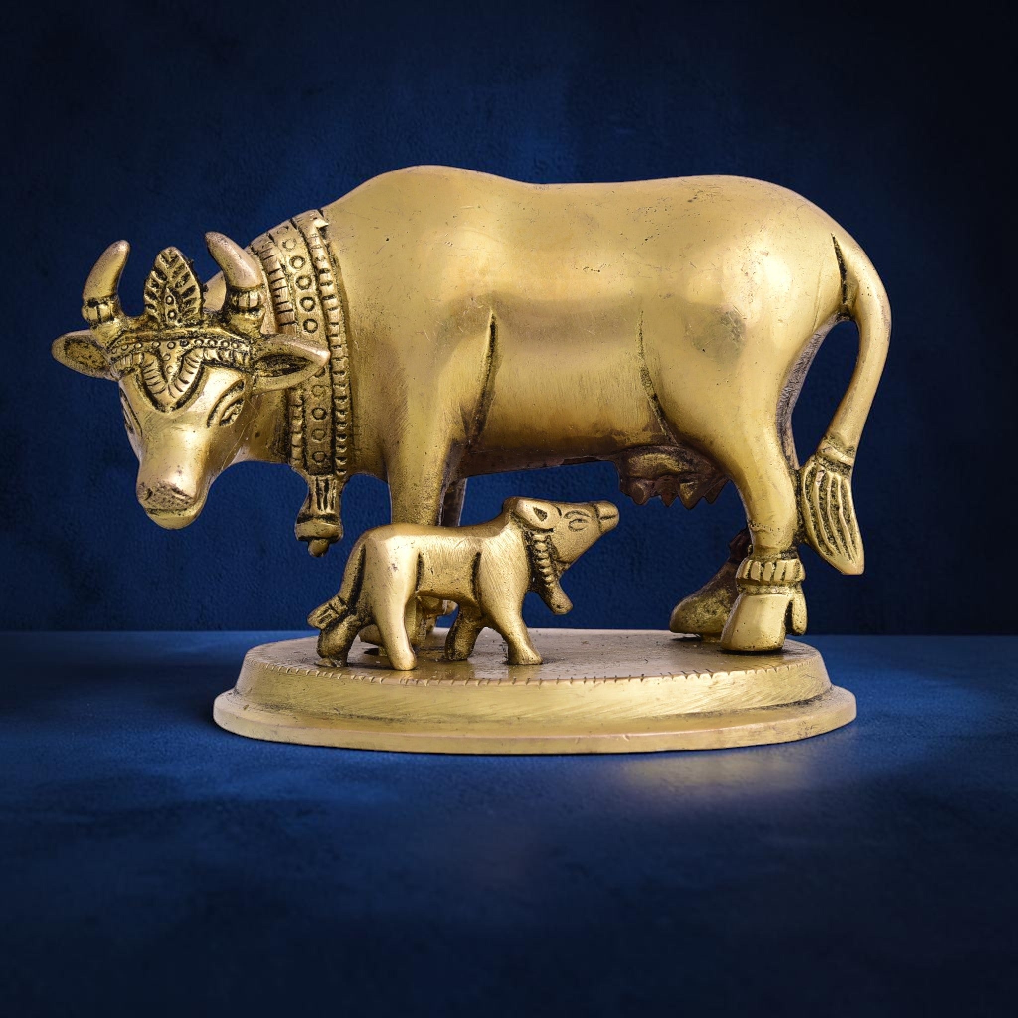 Handcrafted Brass Kamdhenu Cow with Calf Idol (3.5 Inch) | RoyalStuffs - Royalstuffs.com
