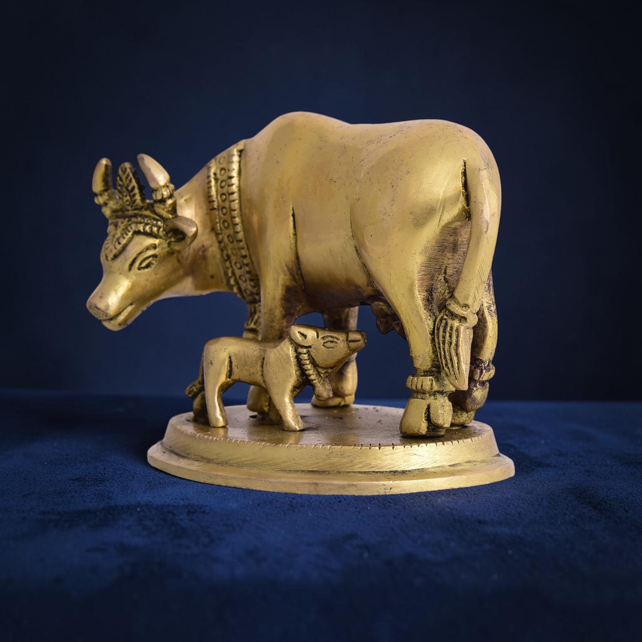 Handcrafted Brass Kamdhenu Cow with Calf Idol (3.5 Inch) | RoyalStuffs - Royalstuffs.com