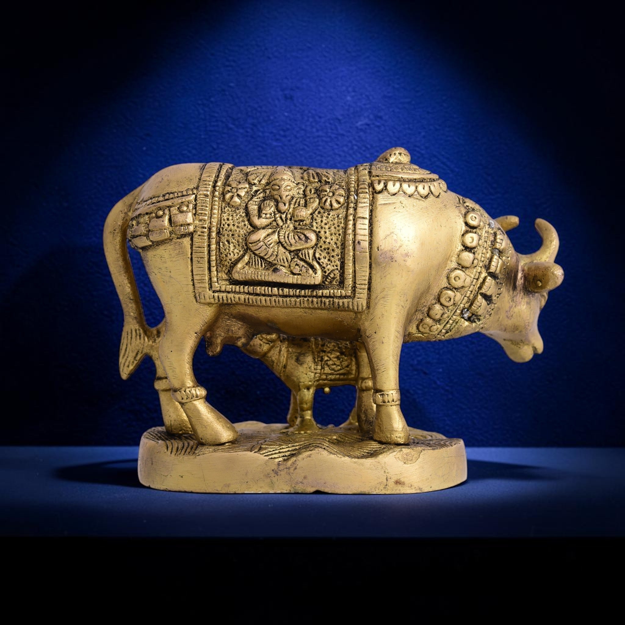 Handcrafted Brass Kamdhenu Cow with Calf Idol (4 Inch) | RoyalStuffs - Royalstuffs.com