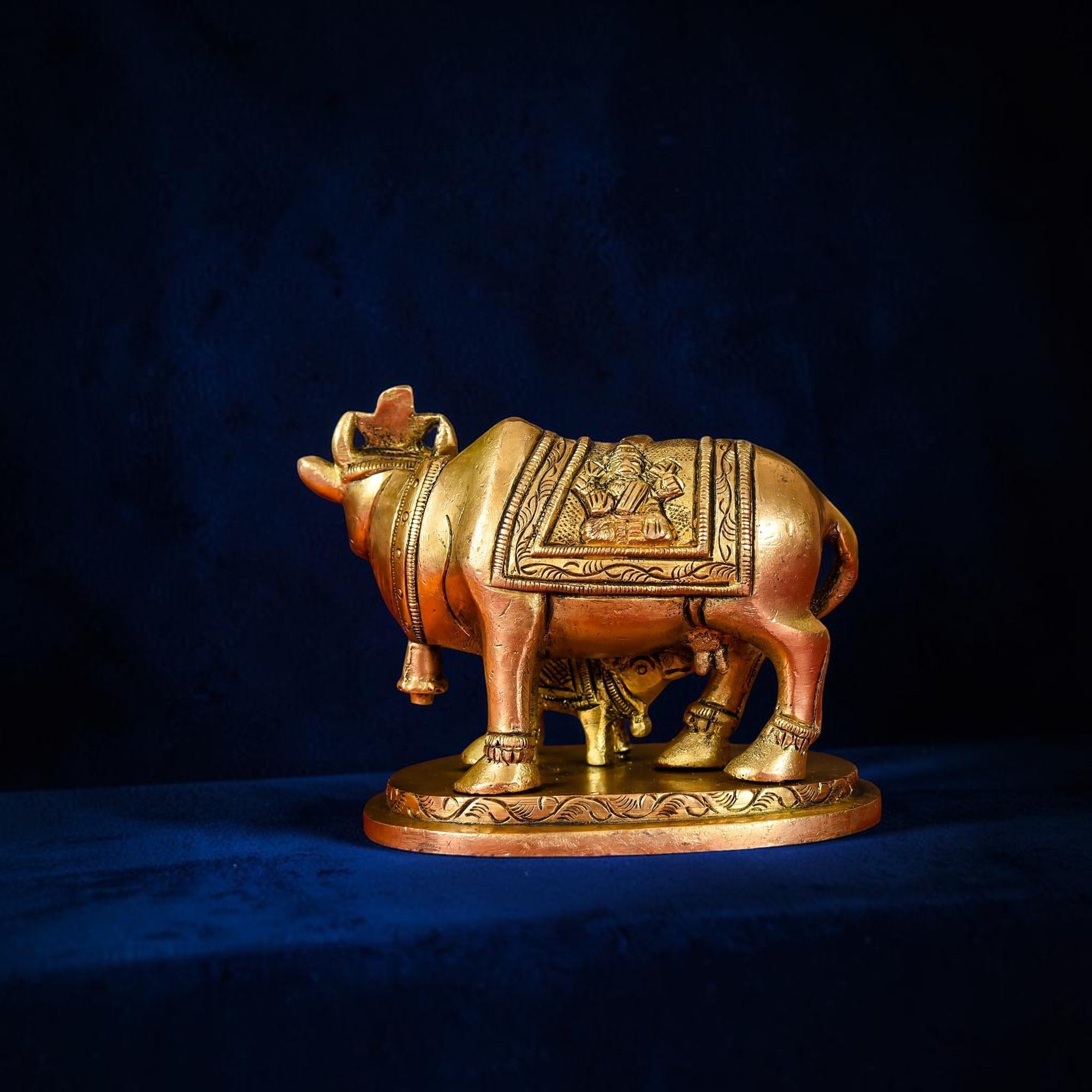 Handcrafted Brass Kamdhenu Cow with Calf Idol (5 Inch) | RoyalStuffs - Royalstuffs.com