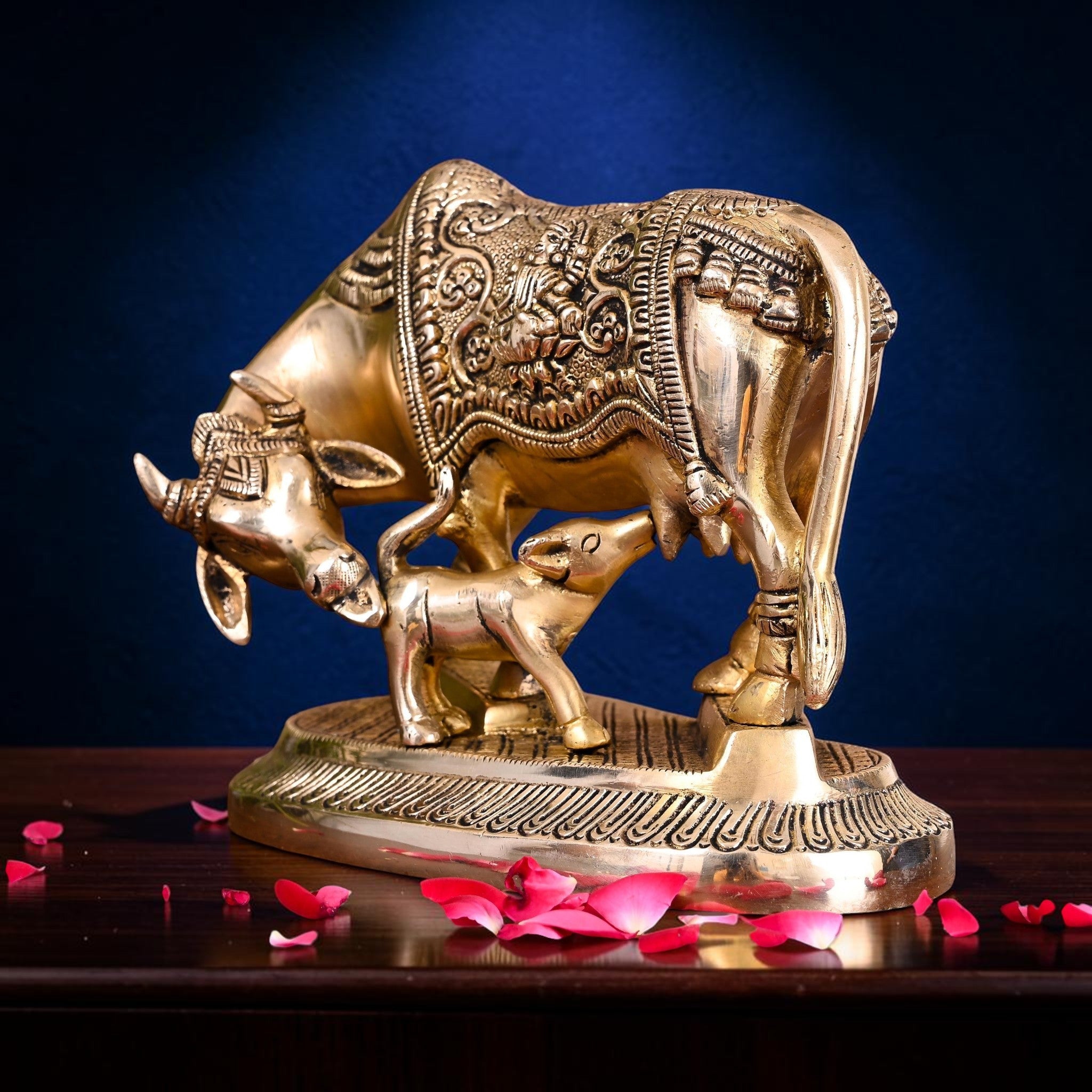 Handcrafted Brass Kamdhenu Cow with Calf Idol (5 Inch) | RoyalStuffs - Royalstuffs.com
