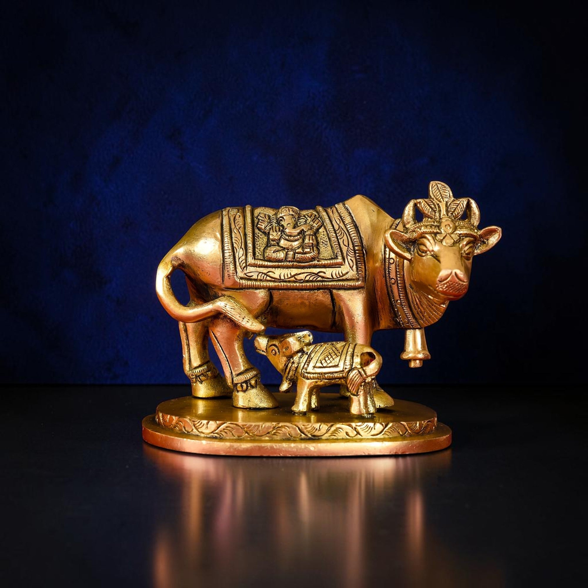 Handcrafted Brass Kamdhenu Cow with Calf Idol (5 Inch) | RoyalStuffs - Royalstuffs.com