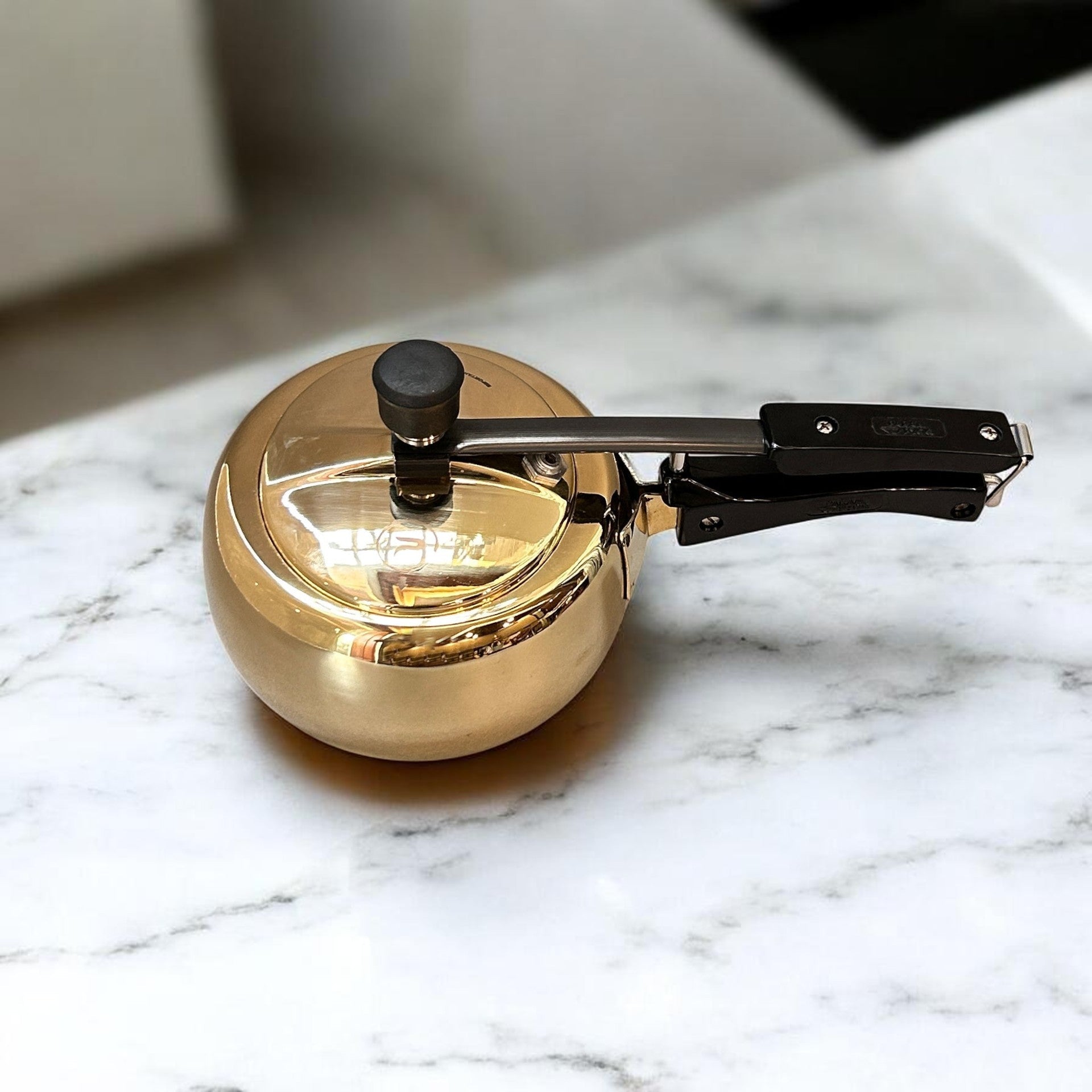 Handmade Brass Pressure Cooker with Kalai (Tin) Coating Inside – 2L, 3L & 5L - Royalstuffs.com