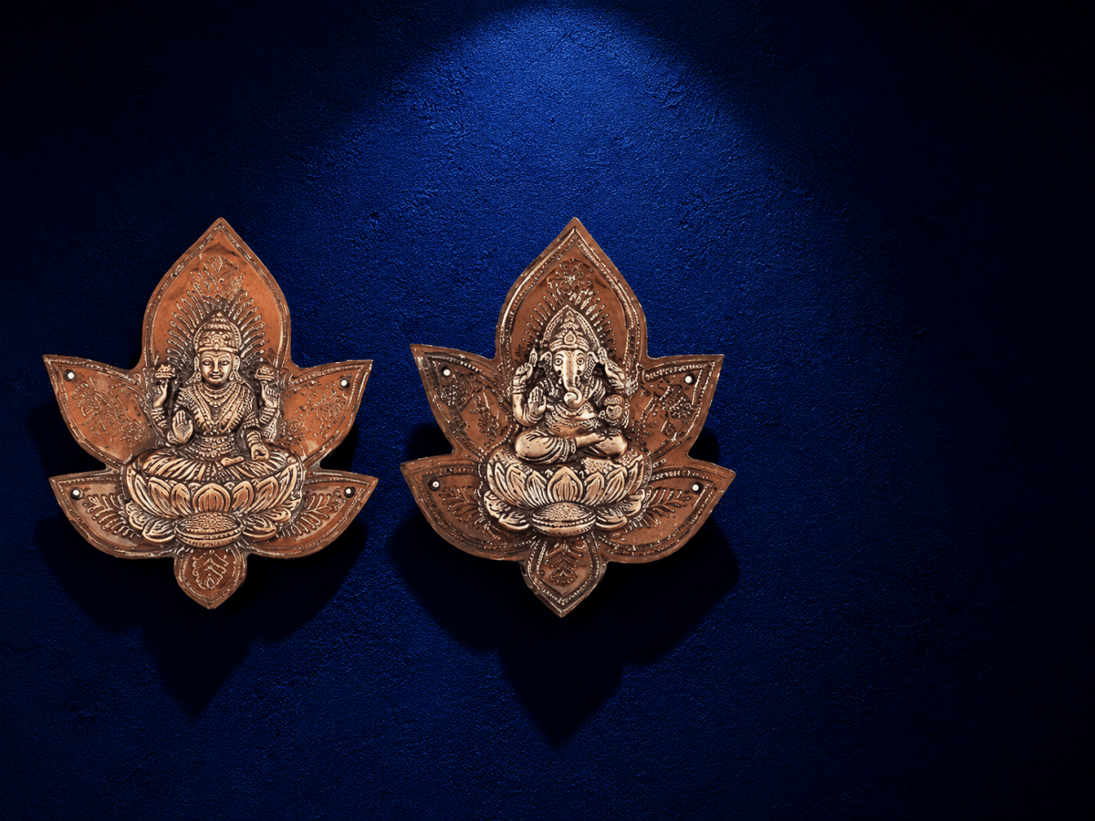 Heavy Brass Lakshmi Ganesh Patta Wall and Door Hanging Showpiece Brass Antique Unique Design - Royalstuffs.com