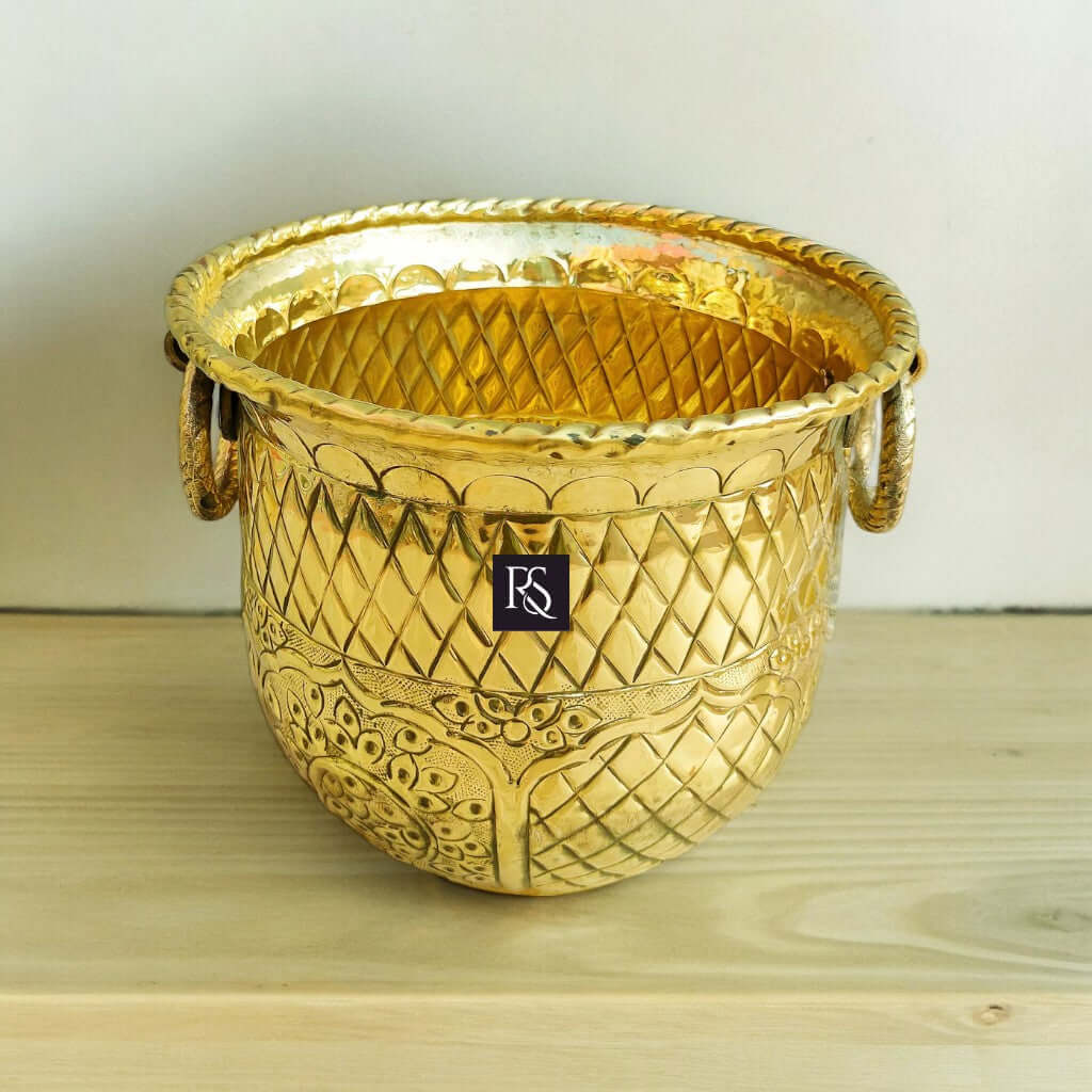 traditional shape brass planter for indoor & outdoor - Royalstuffs.com