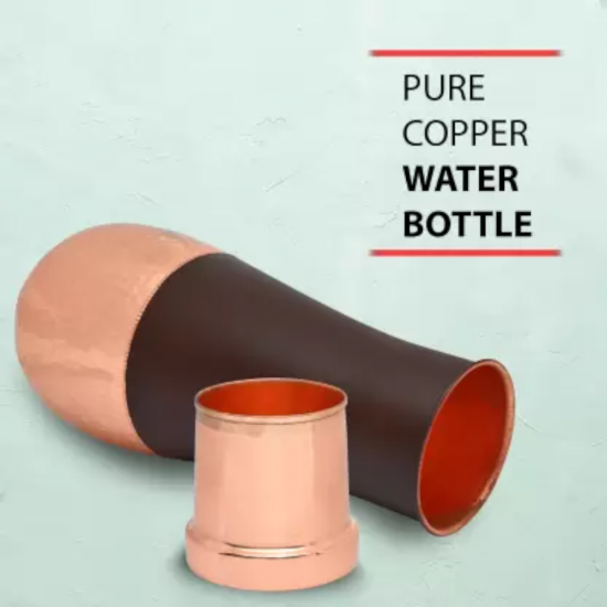 ROYALSTUFFS Pure Copper Bedroom Water Bottle with Inbuilt Glass, Surahi Design Brown Half Silk Half Hammered Finish Carafe (Pack of 1, Brown, Copper, 1600 ml)