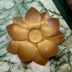 ROYASTUFFS Metal Lotus Tealight Holder (8 Inch)