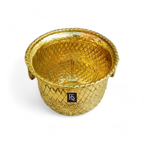 traditional shape brass planter for indoor & outdoor