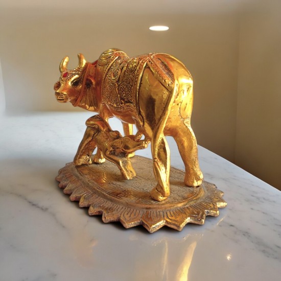 ROYALSTUFFS Kamdhenu Collections Aluminum Cow and Calf Statue Showpiece